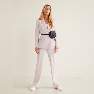 Costume: trousers and blazer